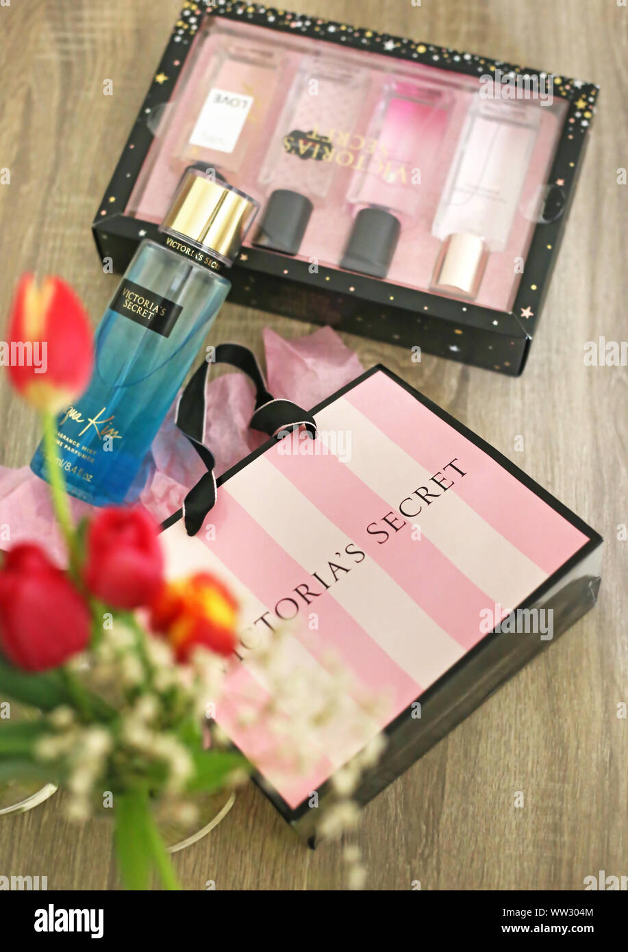 Victoria's Secret perfum bottles and shopping bag Stock Photo - Alamy