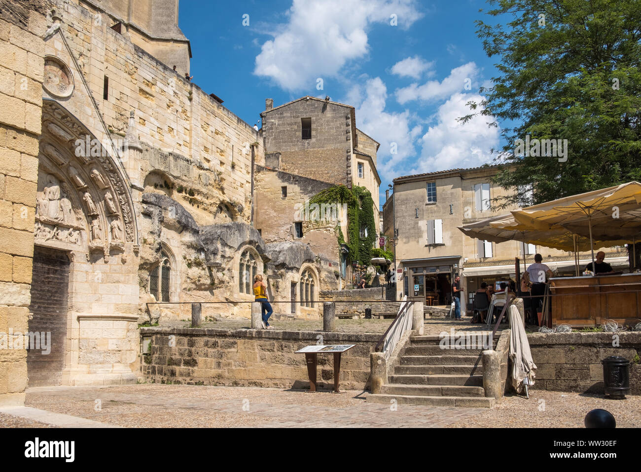 The square in the centre of the historic Unesco listed town of Saint-Emilion in Bordeaux, Gironde, France Stock Photo