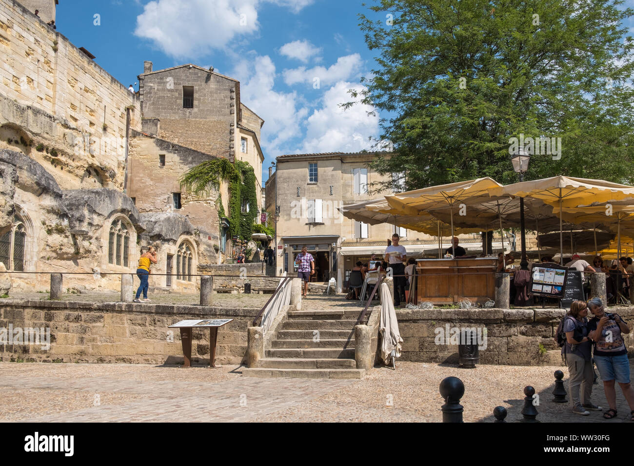 The square in the centre of the historic Unesco listed town of Saint-Emilion in Bordeaux, Gironde, France Stock Photo
