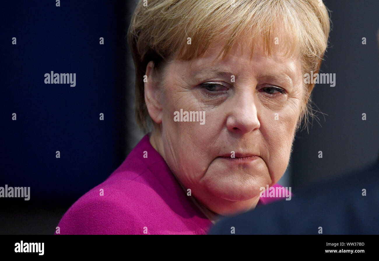 Angela merkel cd hi-res stock photography and images - Alamy