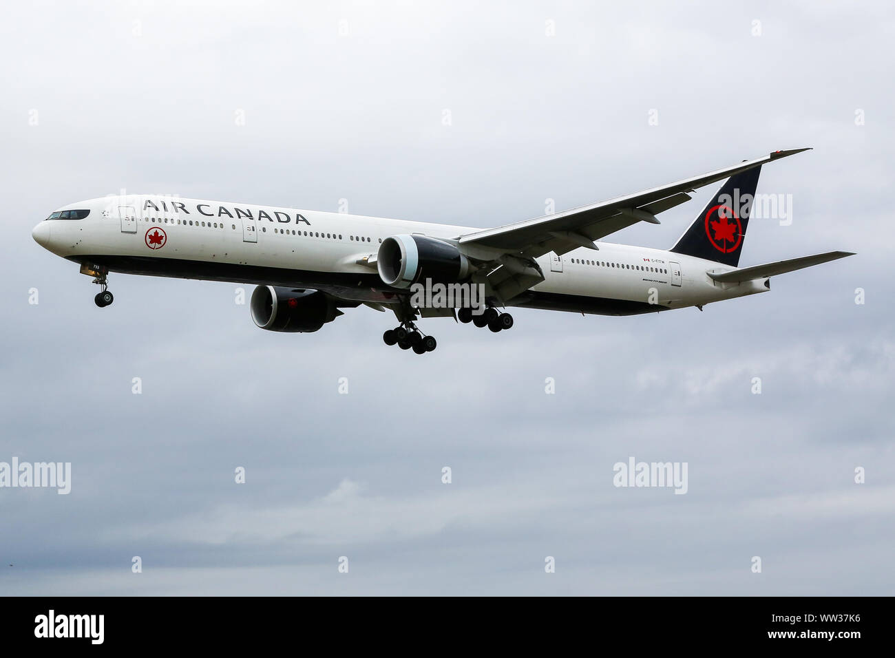 London, UK. 9th Sep, 2019. An Air Canada plane approaching London Heathrow Terminal 3 airport. Credit: Dinendra Haria/SOPA Images/ZUMA Wire/Alamy Live News Stock Photo