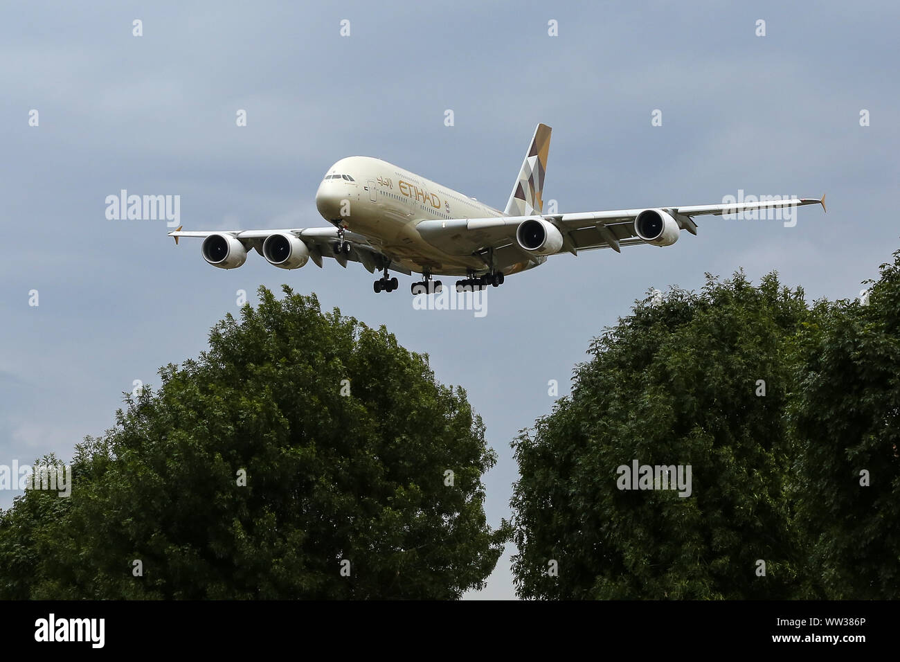 London, UK. 9th Sep, 2019. An A380 Etihad Airline approaching London Heathrow Terminal 3 airport. Credit: Dinendra Haria/SOPA Images/ZUMA Wire/Alamy Live News Stock Photo
