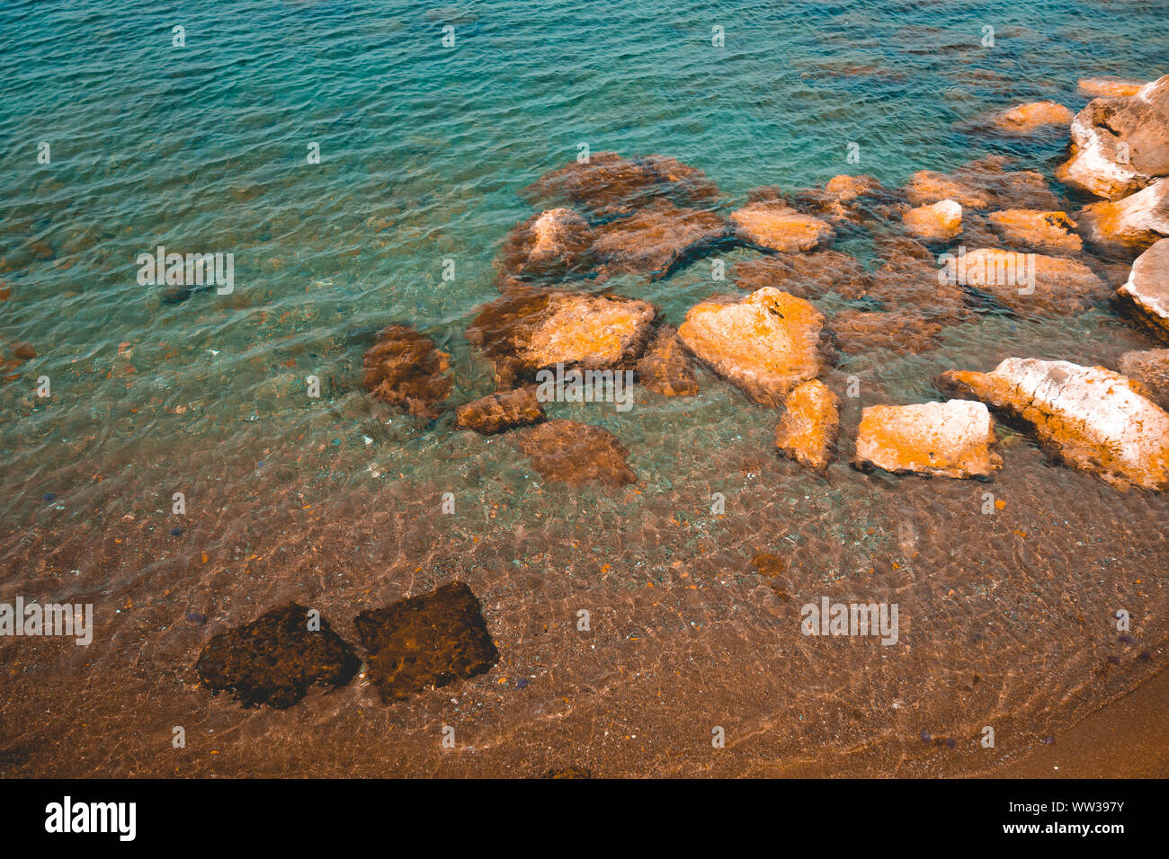Tropical rocks yellow wet climate hi-res stock photography and images ...