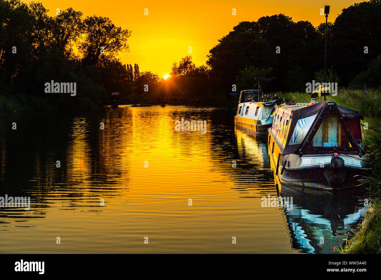 Solstice sunset hires stock photography and images Alamy