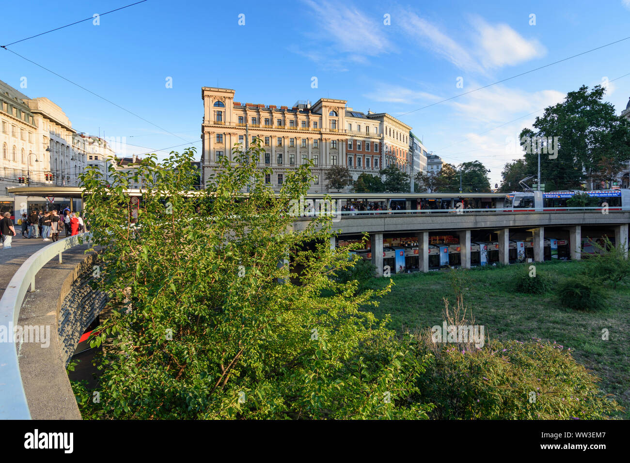 Wien, Vienna: square Schottentor, Jonas-Reindl, Austria, Wien, 01. Old Town  Stock Photo - Alamy