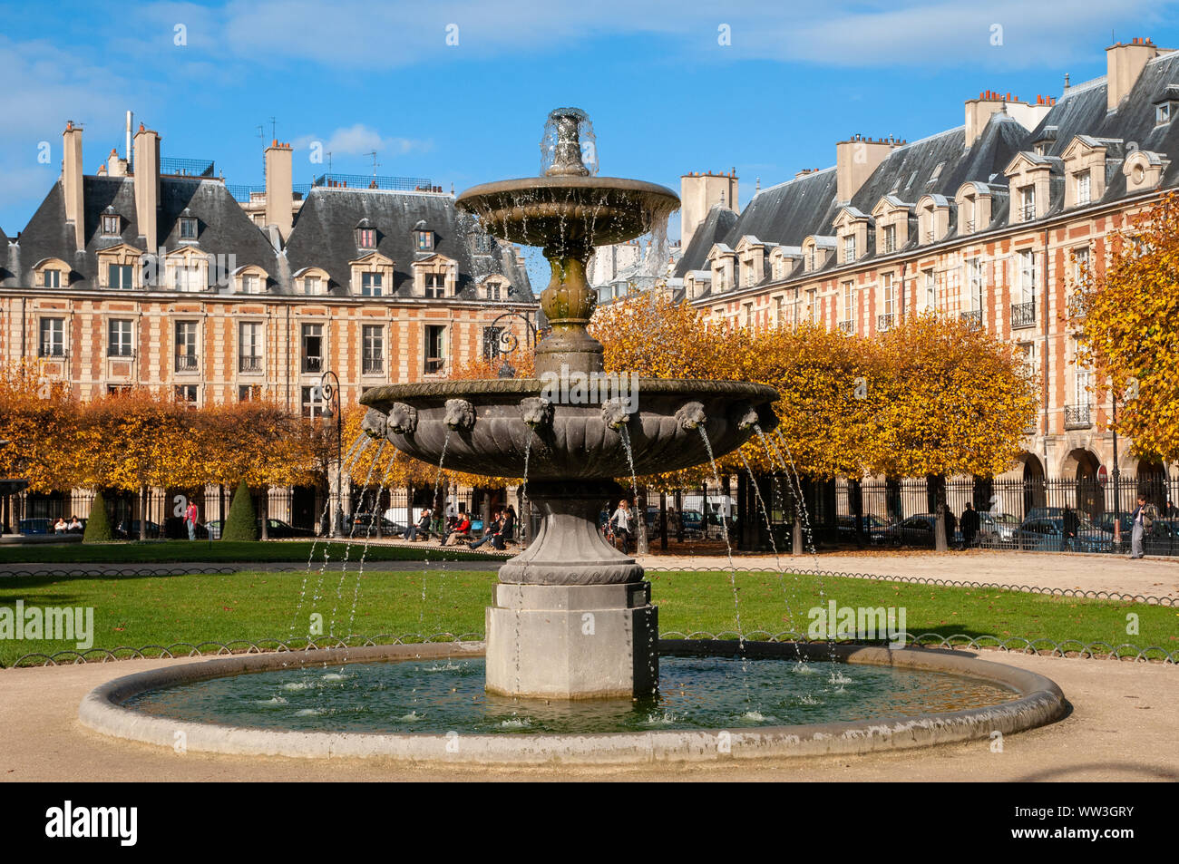 Fountain in Place des Vosges, Le Marais, Paris Stock Photo