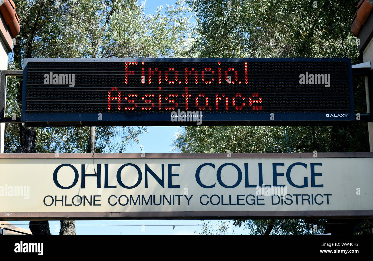 Financial assistance electronic sign at Oholone College in Fremont, California Stock Photo