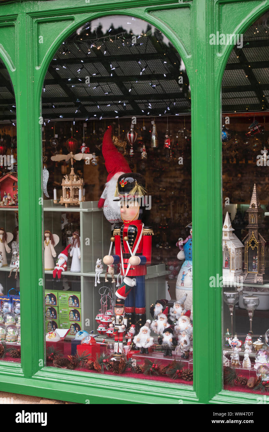 Victorian England Christmas Shop Stock Photos &amp; Victorian England
