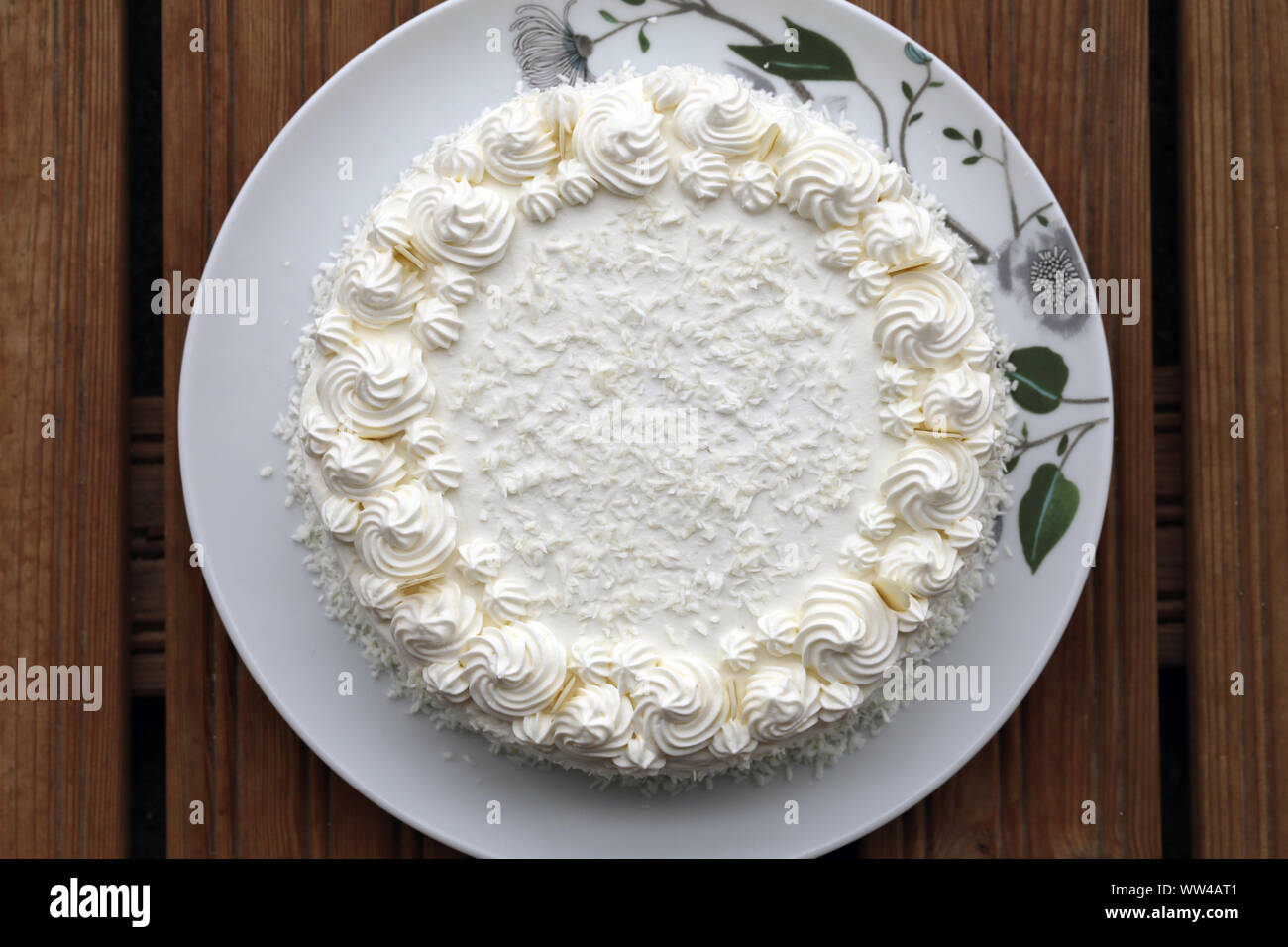 Piped Cream High Resolution Stock Photography And Images Alamy Piped Cream High Resolution Stock Photography And Images Alamy