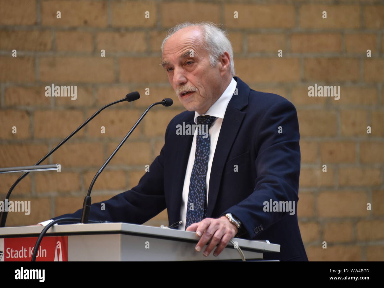 Cologne, Germany. 12th Sep, 2019. The former director of the Max Planck Institute for Biophysical Chemistry, Dr. Herbert Jäckle, speaks at the award ceremony of the K.J. Zülch Prize - The K-J. Zülch Prize of the Gertrud Reemtsma Foundation has been awarded since 1990 for outstanding achievements in basic neurological research. Credit: Horst Galuschka/dpa/Alamy Live News Stock Photo
