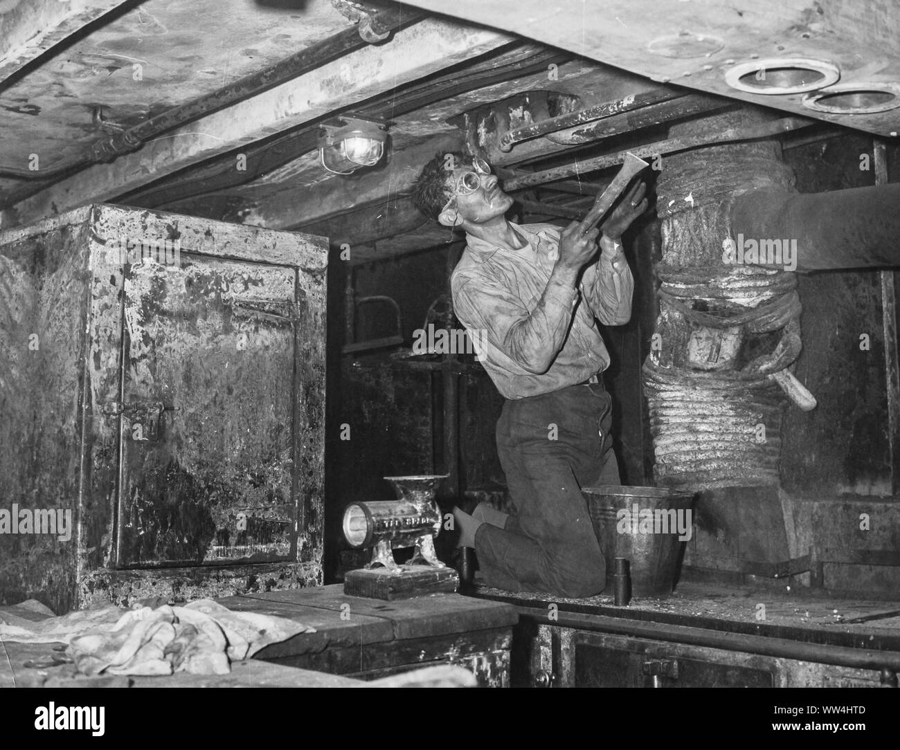 ship interior repair, reggio calabria, 1961 Stock Photo