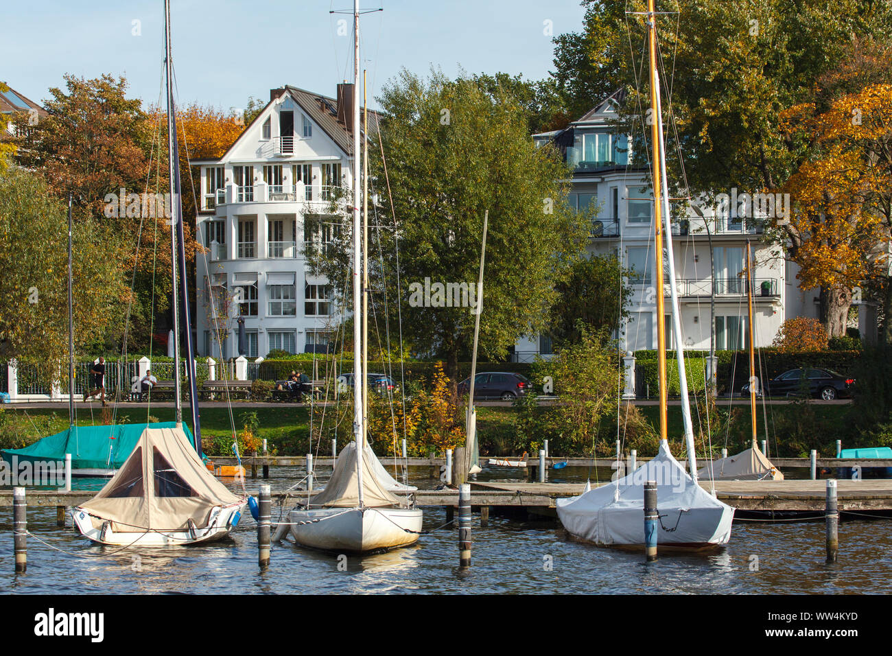 Alster villas and marina at the SchÃ¶ne Aussicht in Uhlenhorst, Hamburg. Stock Photo