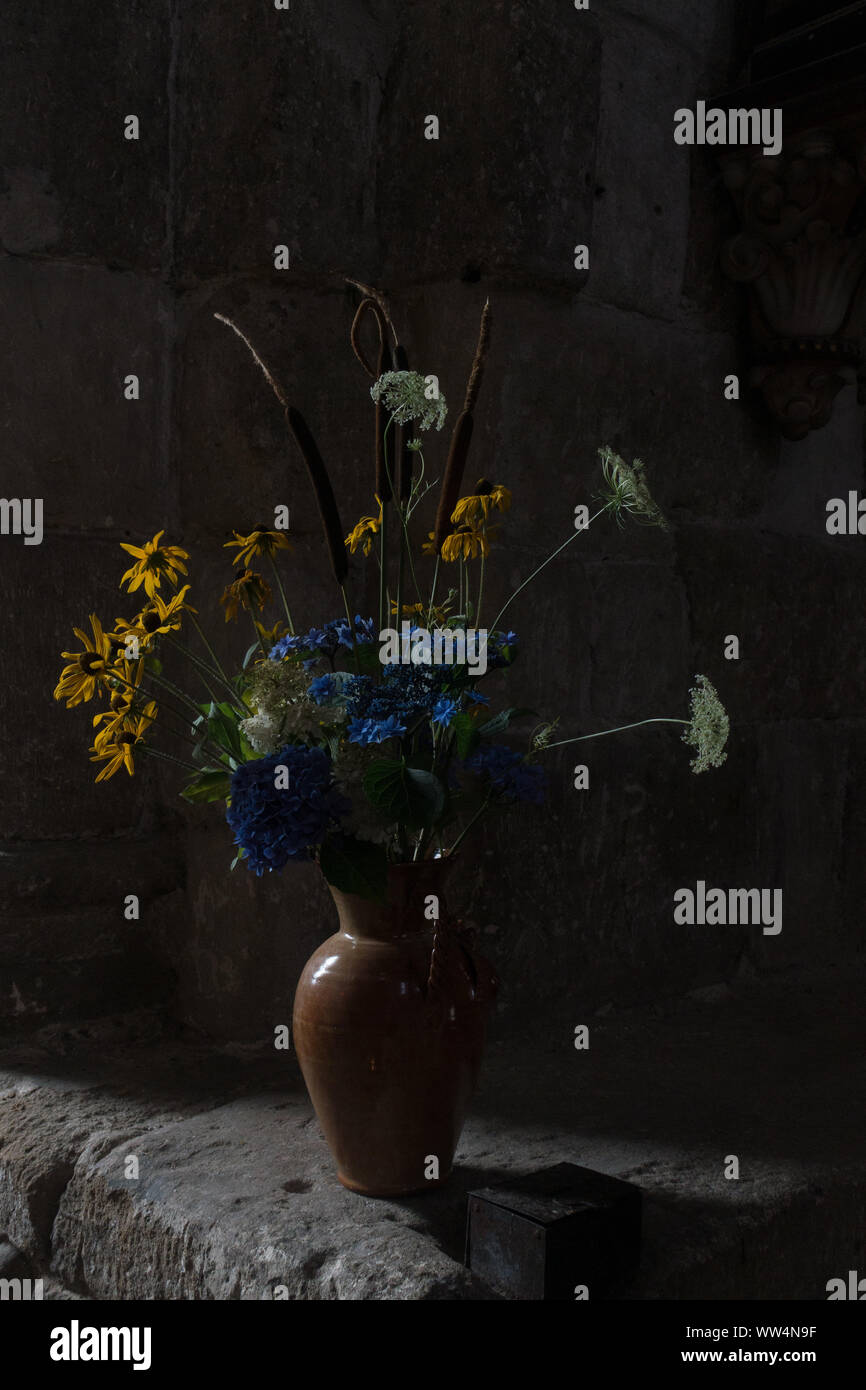 סימן מורעב להסלים one word for flower vase - aimingbhutantours.com