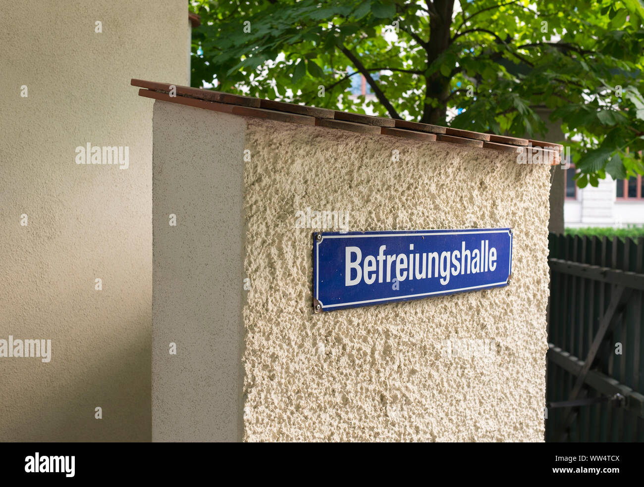 Sign Hall of Liberation at toilet, beer garden, Augustiner Keller, Munich, Maxvorstadt, Upper Bavaria, Bavaria, Germany Stock Photo