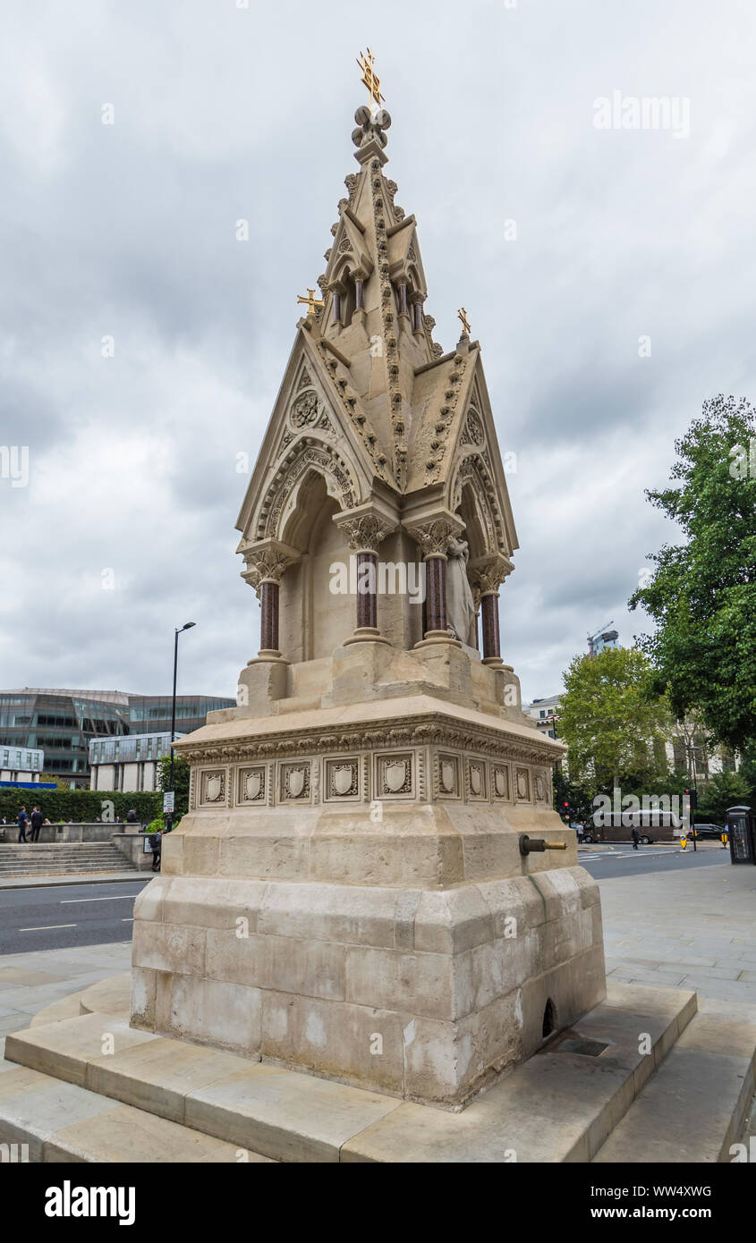 St Lawrence and Mary Magdalene Drinking Fountain, an old Grade II Listed drinking fountain at Carter Lane Gardens in London, England, UK. Stock Photo