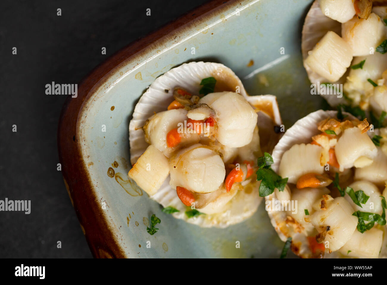 Scallops in shell hires stock photography and images Alamy