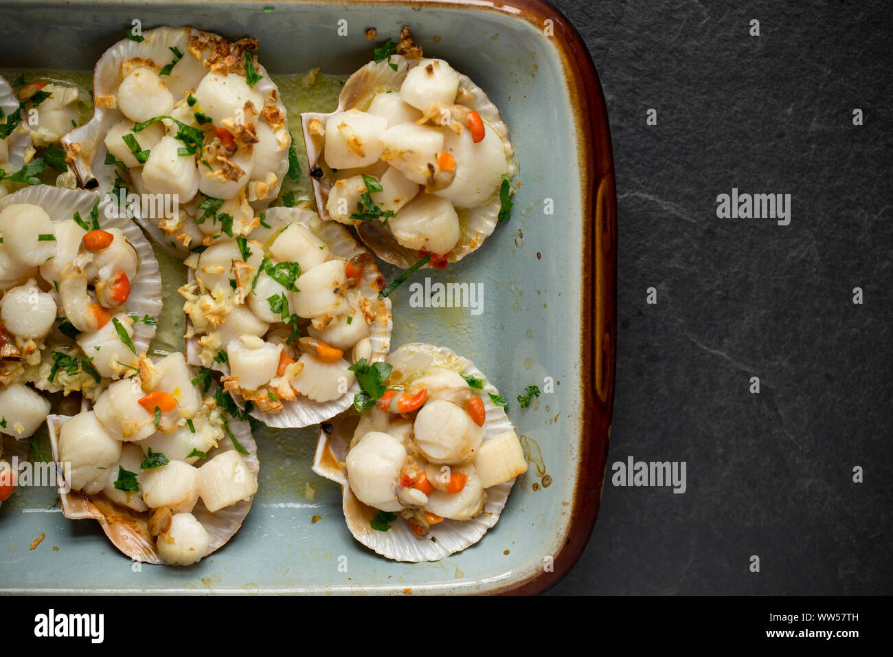 Scallops in shell hires stock photography and images Alamy