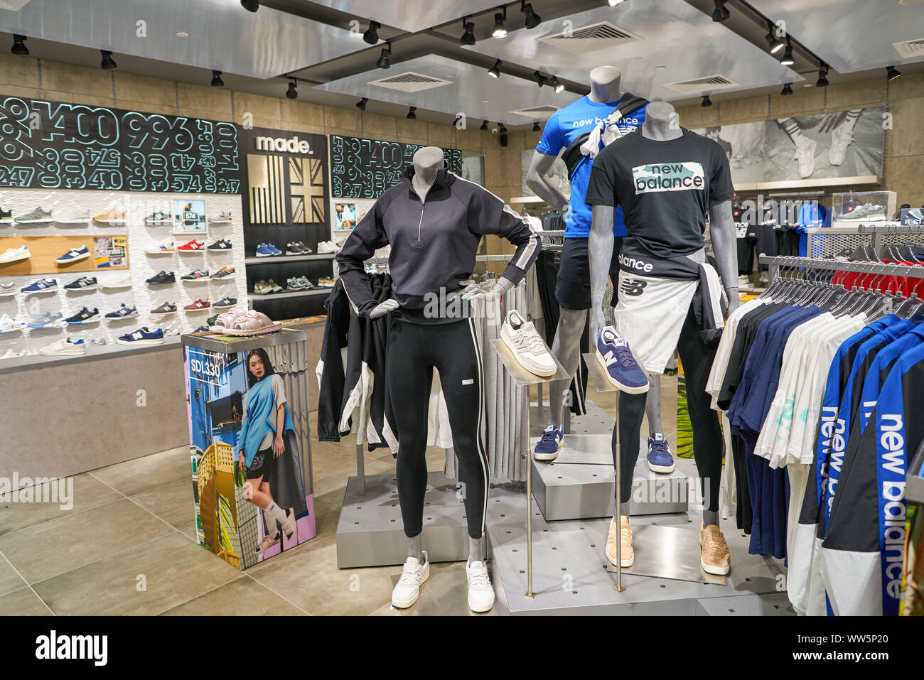 New balance sports store hi-res stock photography and images - Alamy
