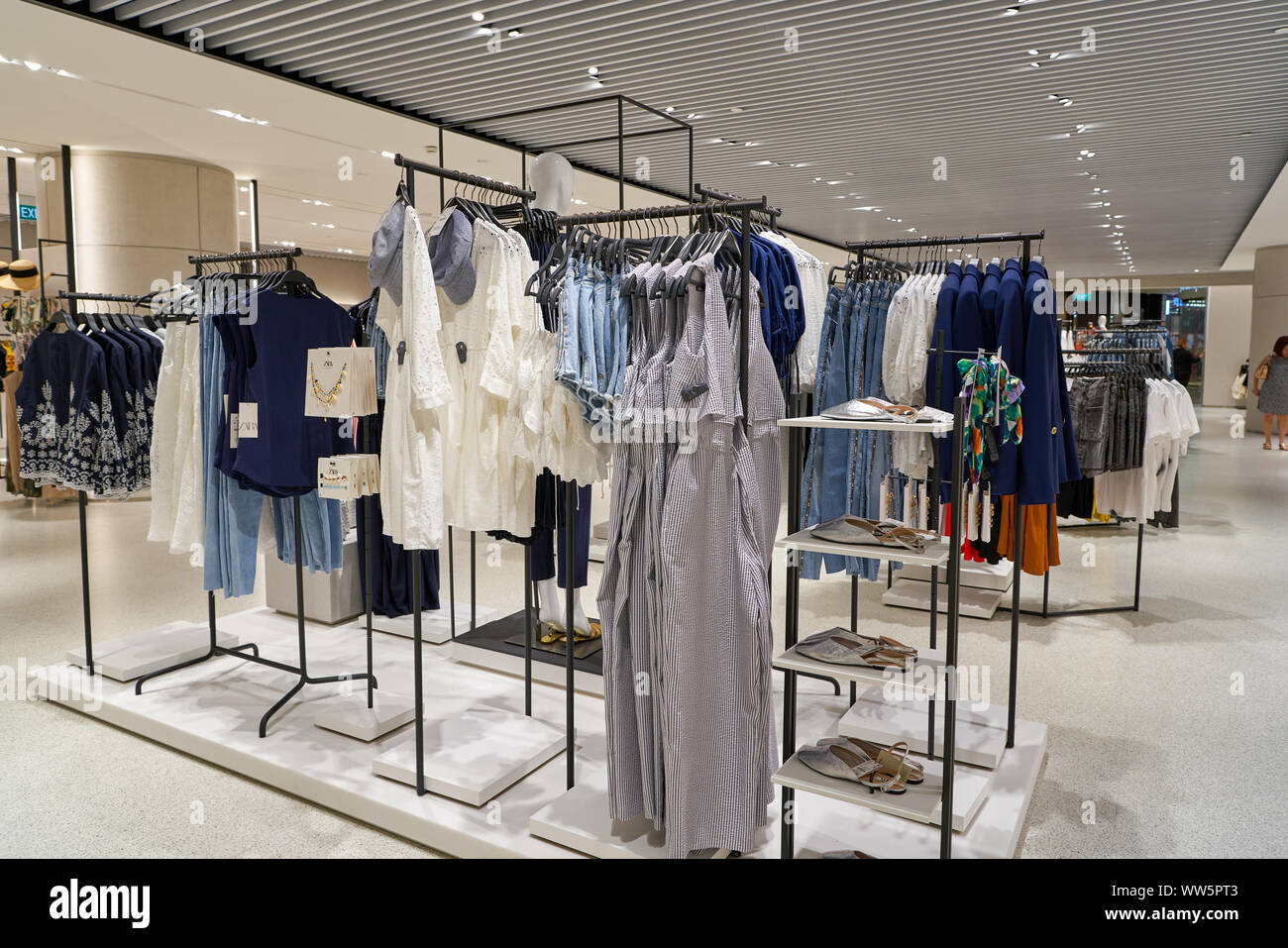 Zara Store High Resolution Stock Photography and Images - Alamy