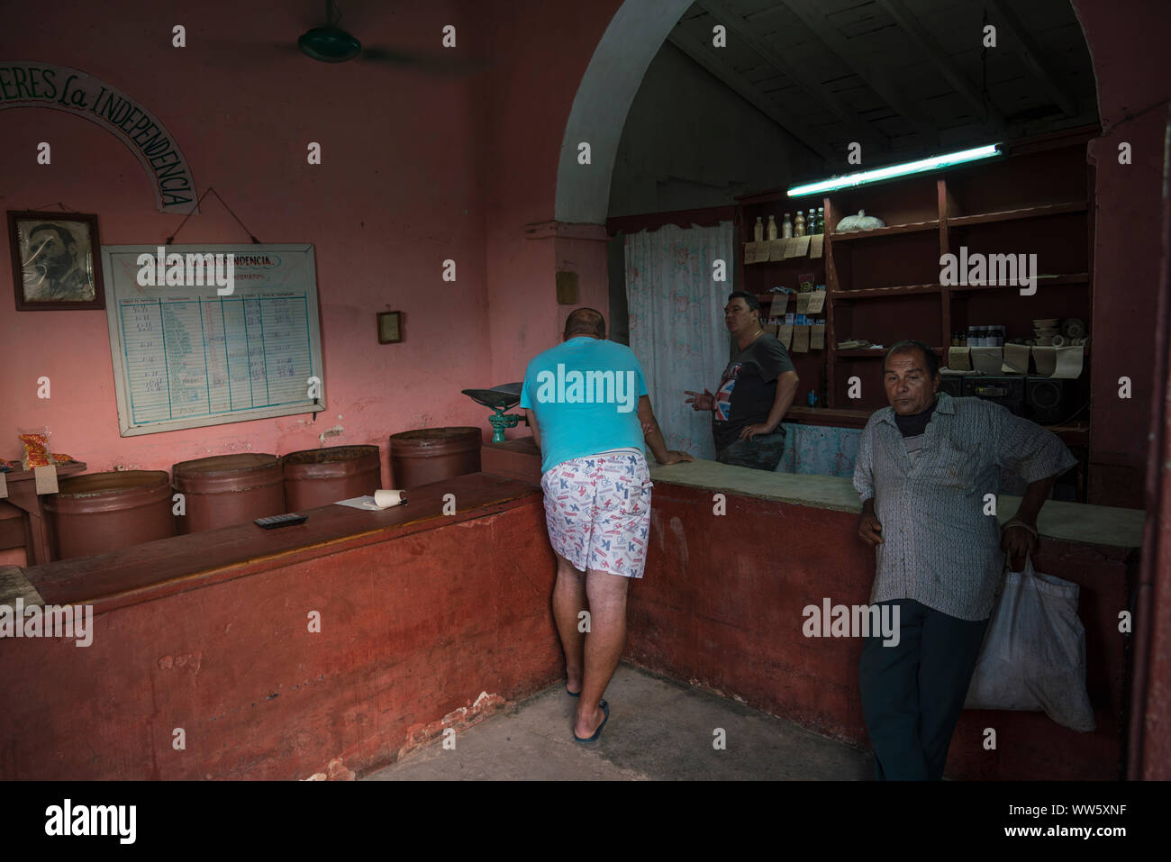 A Bodega, a shop where locals cab buy food and products, like soap, toothpaste, cigarettes, light bulbs for subsidised prices, Trinidad, Cuba Stock Photo
