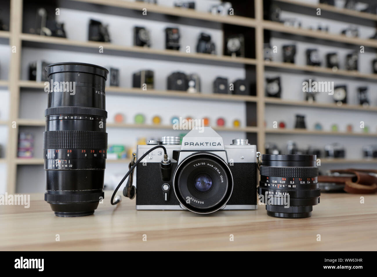 Praktica hi-res stock photography and images - Alamy