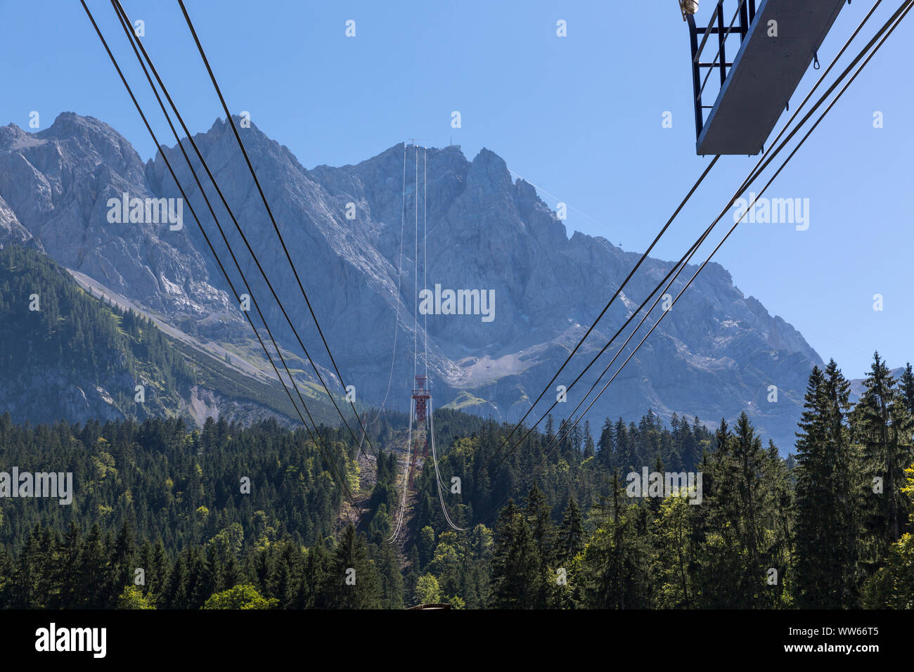 Eibsee cable car, Zugspitze massif, 2962 m, the highest mountain peak of Germany, north face, Wetterstein Range, Eastern Alps, Alps, Garmisch-Partenkirchen, Bavaria, Germany, Europe Stock Photo