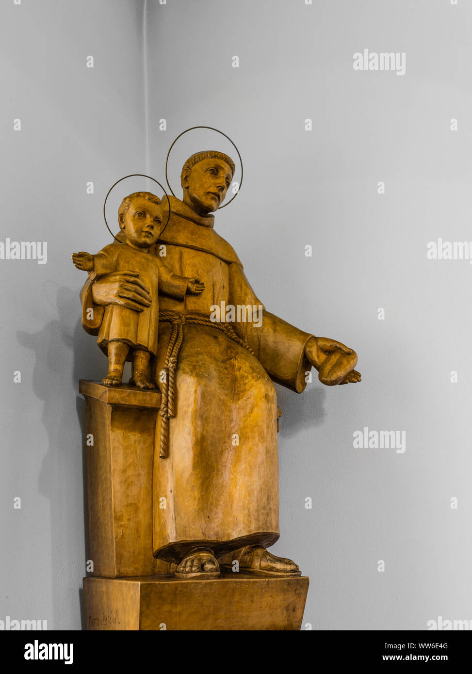A gentle gift please ... Wooden figure in the St. Nicholas Church in ...