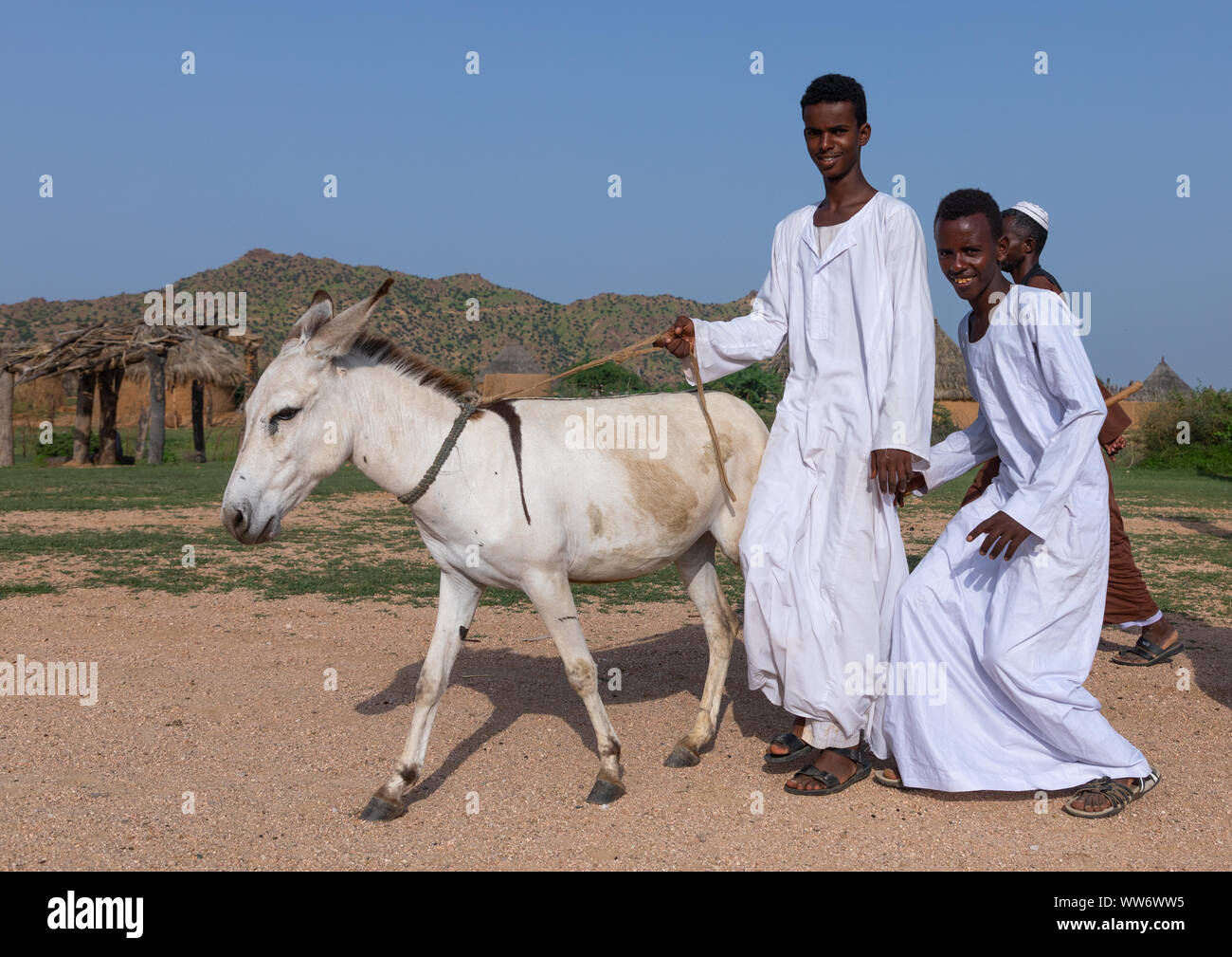 Olomon erkaklar bir qizni qanday sikishini korsating