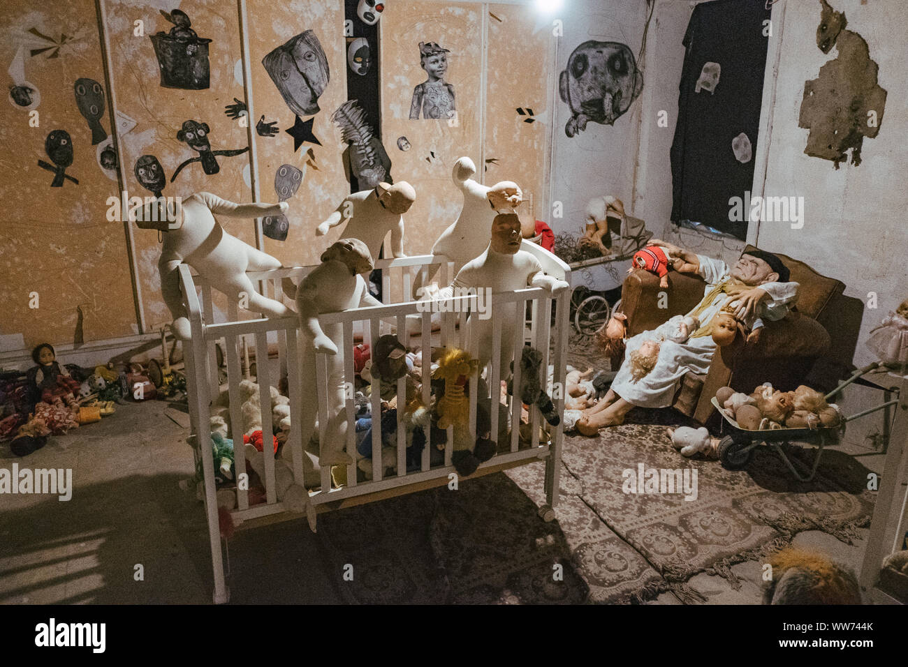 Fine art installation hi-res stock photography and images - Alamy