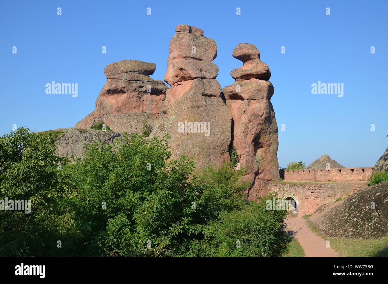 Belogradchik in Bulgarien, eine Stadt im Gebirge, bekannt für seine Felsen Stock Photo