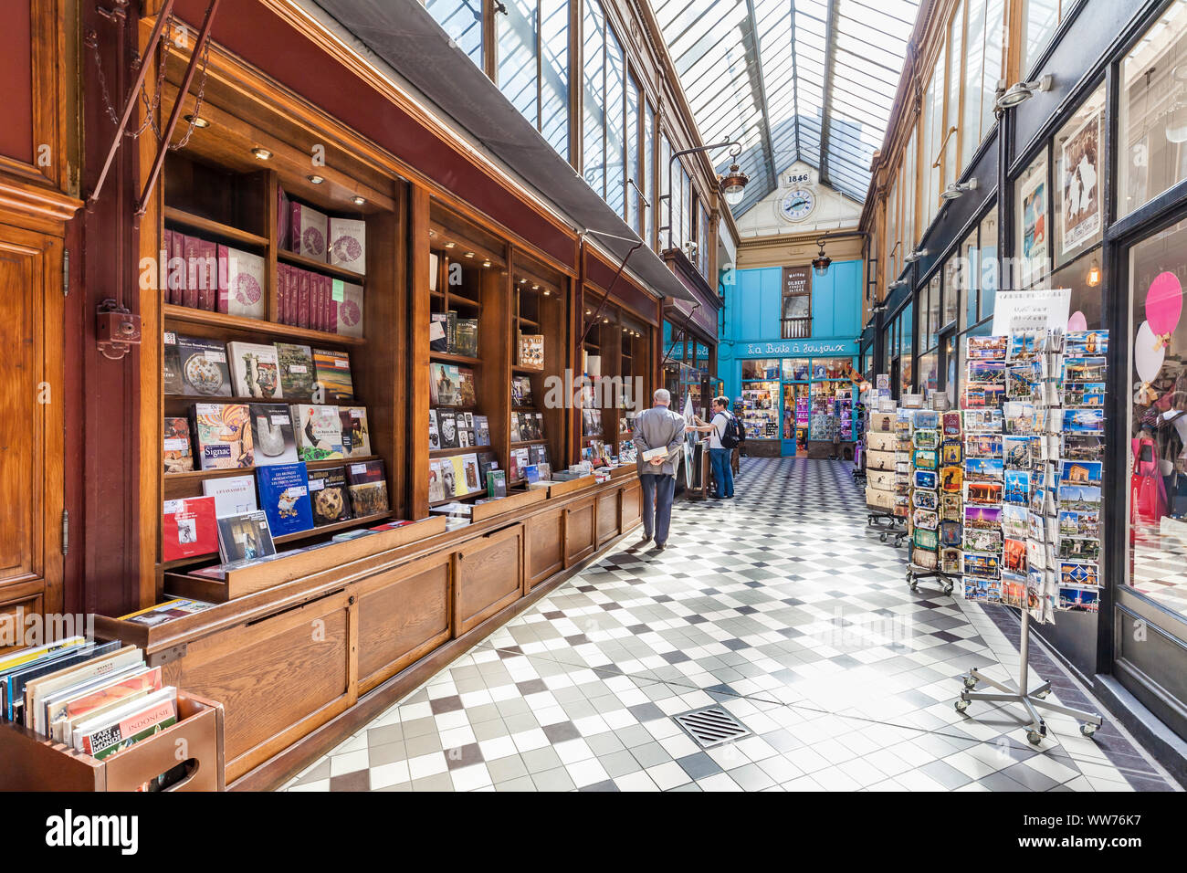 Doorway paris france hires stock photography and images Alamy