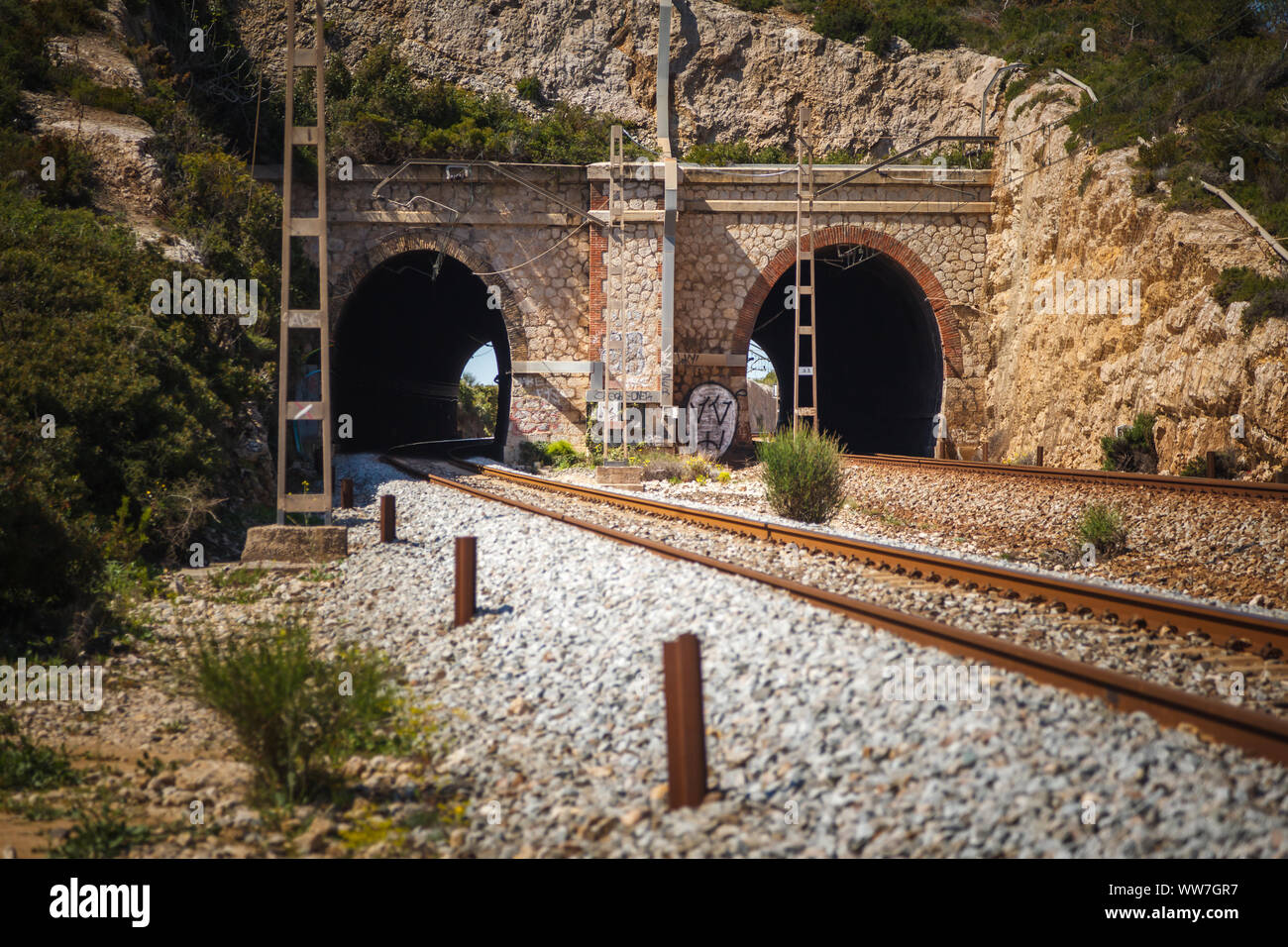 Railroad tunnels hires stock photography and images Alamy