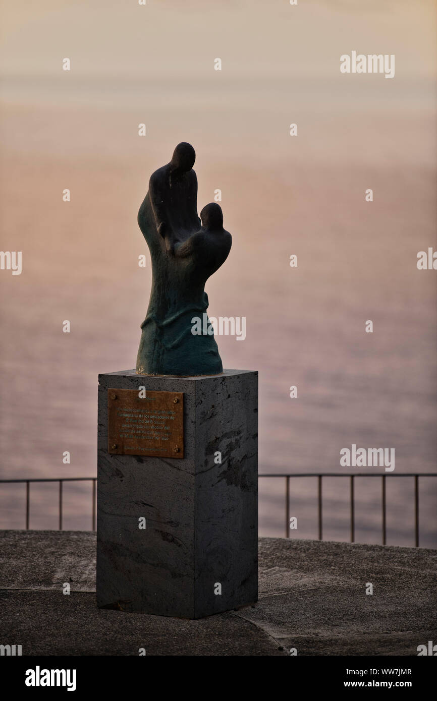 Monument to the Forgotten Heroes of El Sauzal, when fishermen prevented a catastrophe during the plane crash on 16 September 1966, statue at Mirador de Las Brenas, El Sauzal, Tenerife, Canary Islands, Spain Stock Photo