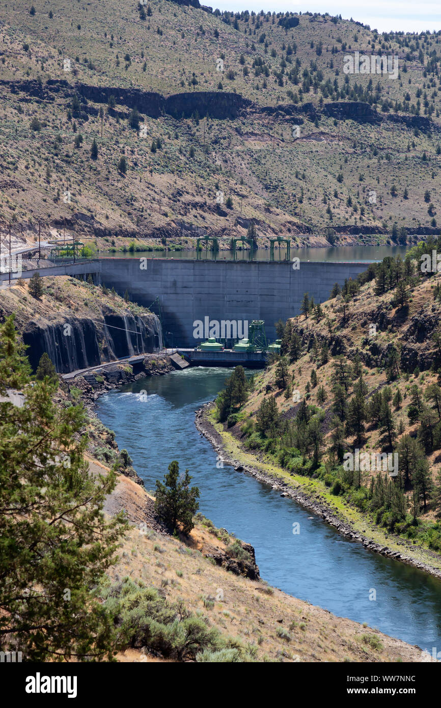 View of a Dam during a sunny summer day. Madras, Oregon, United States