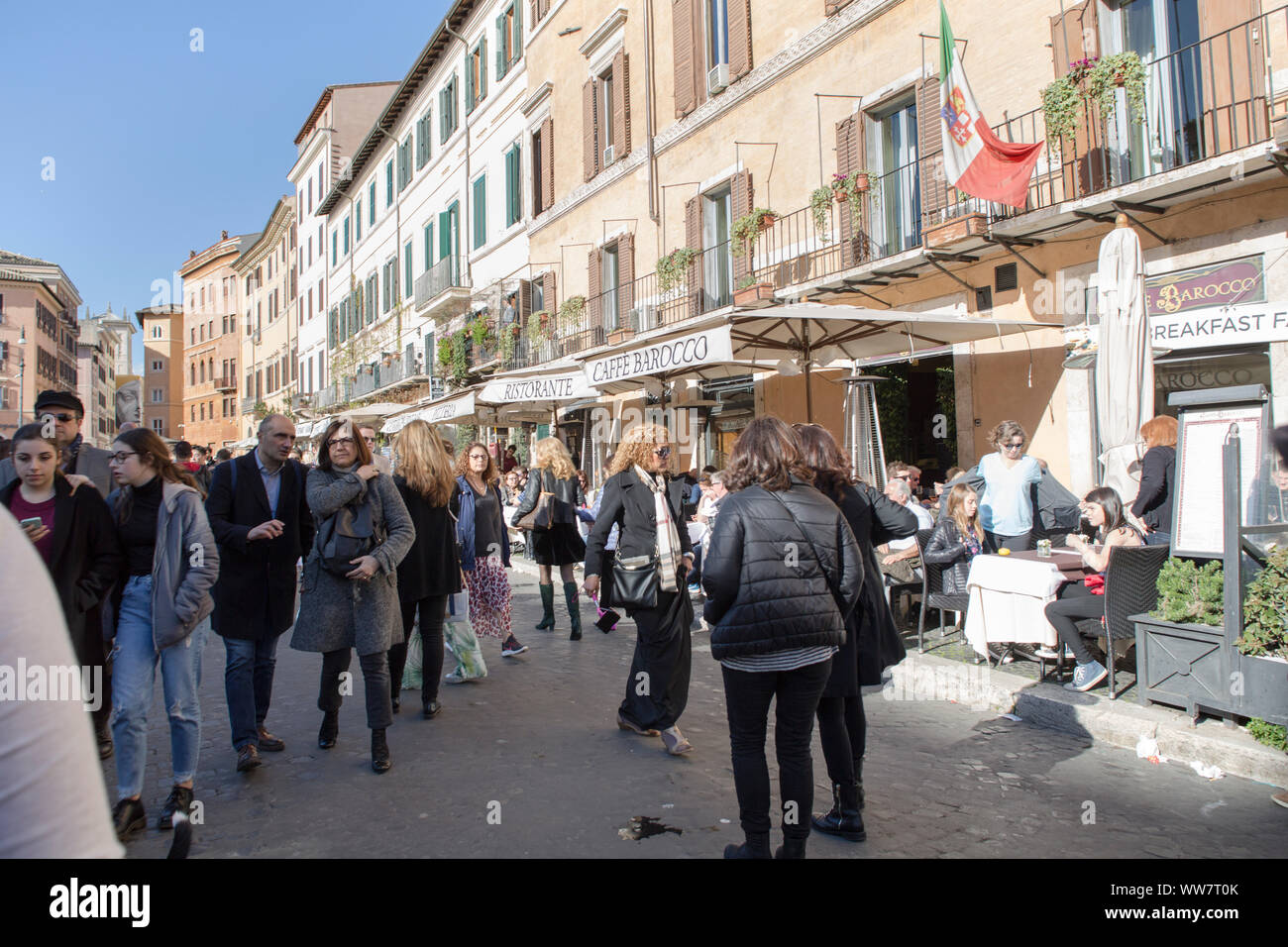 Italian People In Rome Rome people hi-res stock photography and images - Alamy