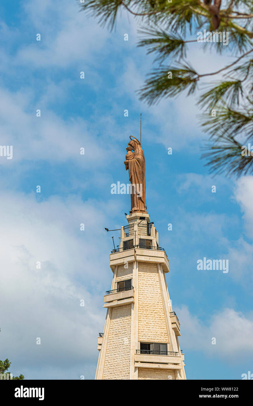 Bronze statue of the virgin mary hires stock photography and images