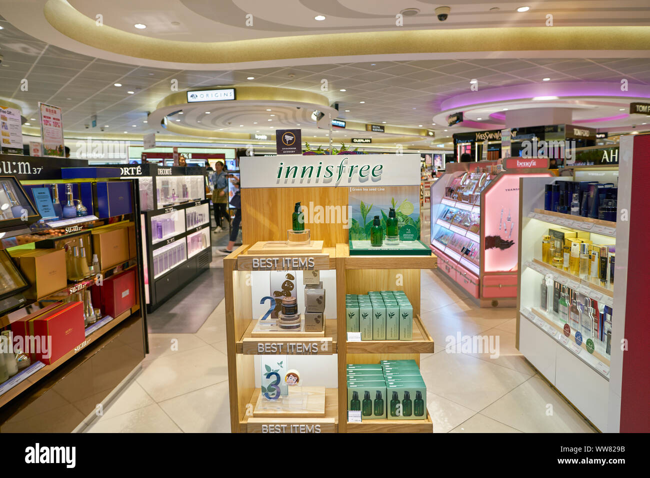 SINGAPORE - CIRCA APRIL, 2019: goods on display at Cosmetics & Perfumes by  The Shilla Duty Free in Changi International Airport Stock Photo - Alamy