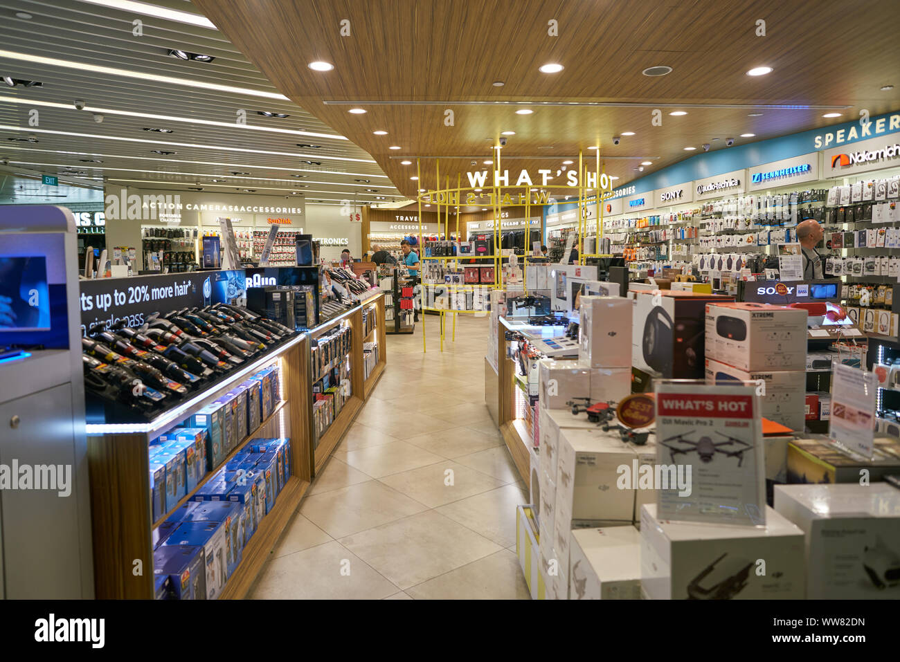 Electronics Shop Singapore High Resolution Stock Photography and Images