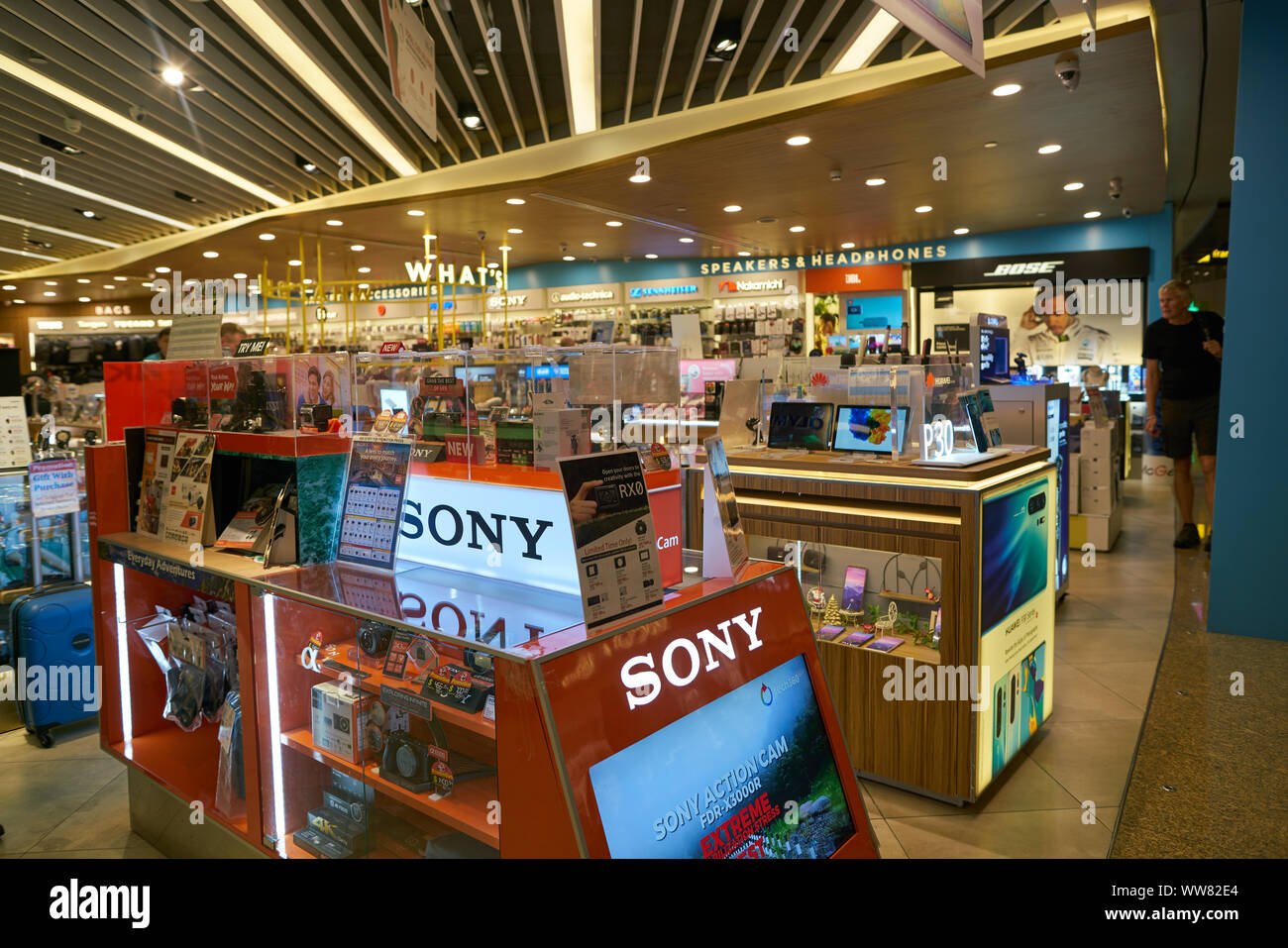 Electronics Shop Singapore High Resolution Stock Photography and Images