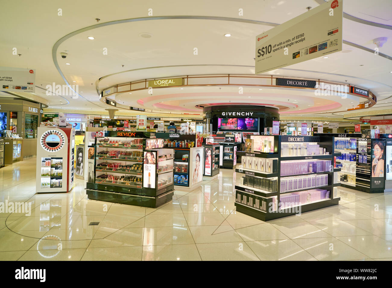 SINGAPORE - CIRCA APRIL, 2019: Louis Vuitton store in Changi International  Airport Stock Photo - Alamy