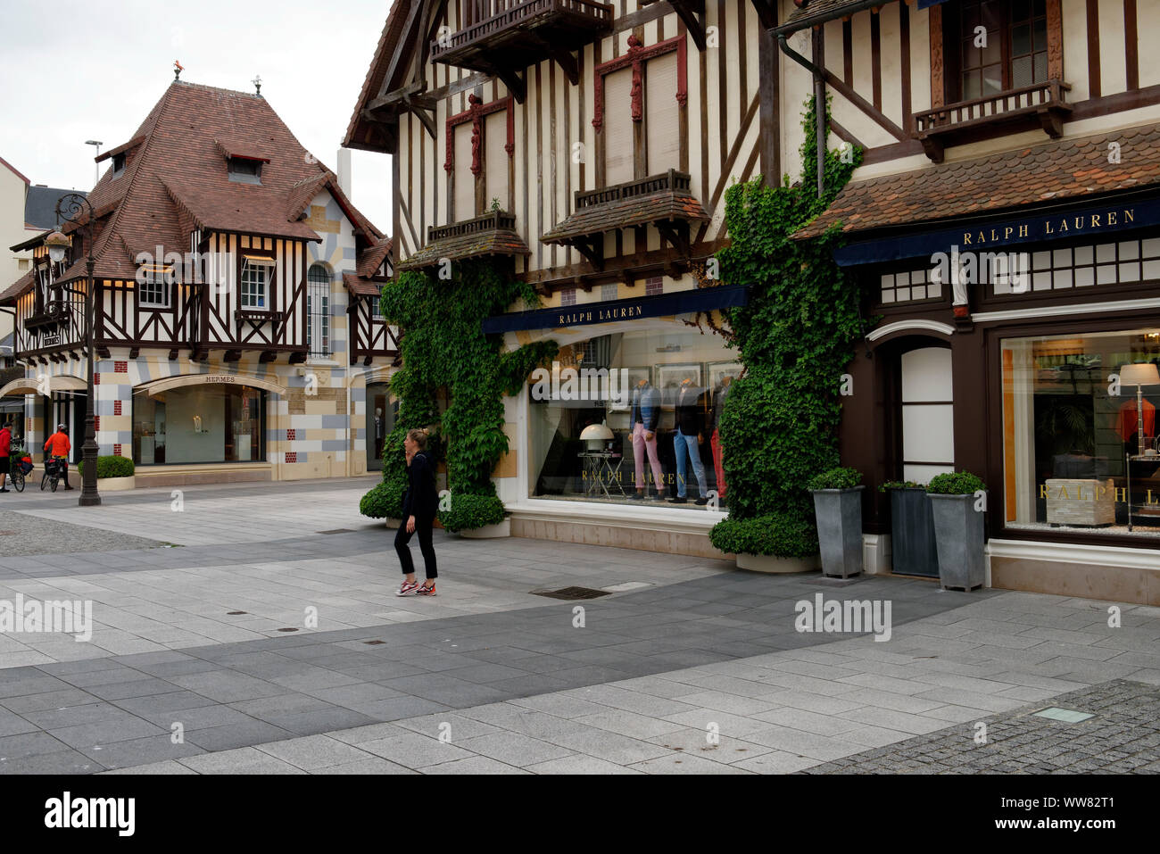 Pedestrian area with luxury shops in Deauville at the Cote Fleurie,  Departement Calvados, Basse-Normandie, France Stock Photo - Alamy