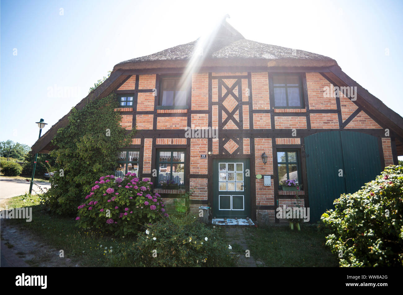 Timber frame brick hires stock photography and images Alamy