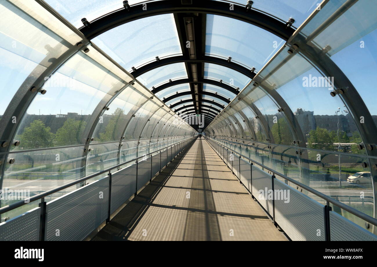 Germany, Bavaria, Munich, Munich Airport, pedestrian bridge, glaszed, S-Bahn stop Airport Visitors' Park Stock Photo