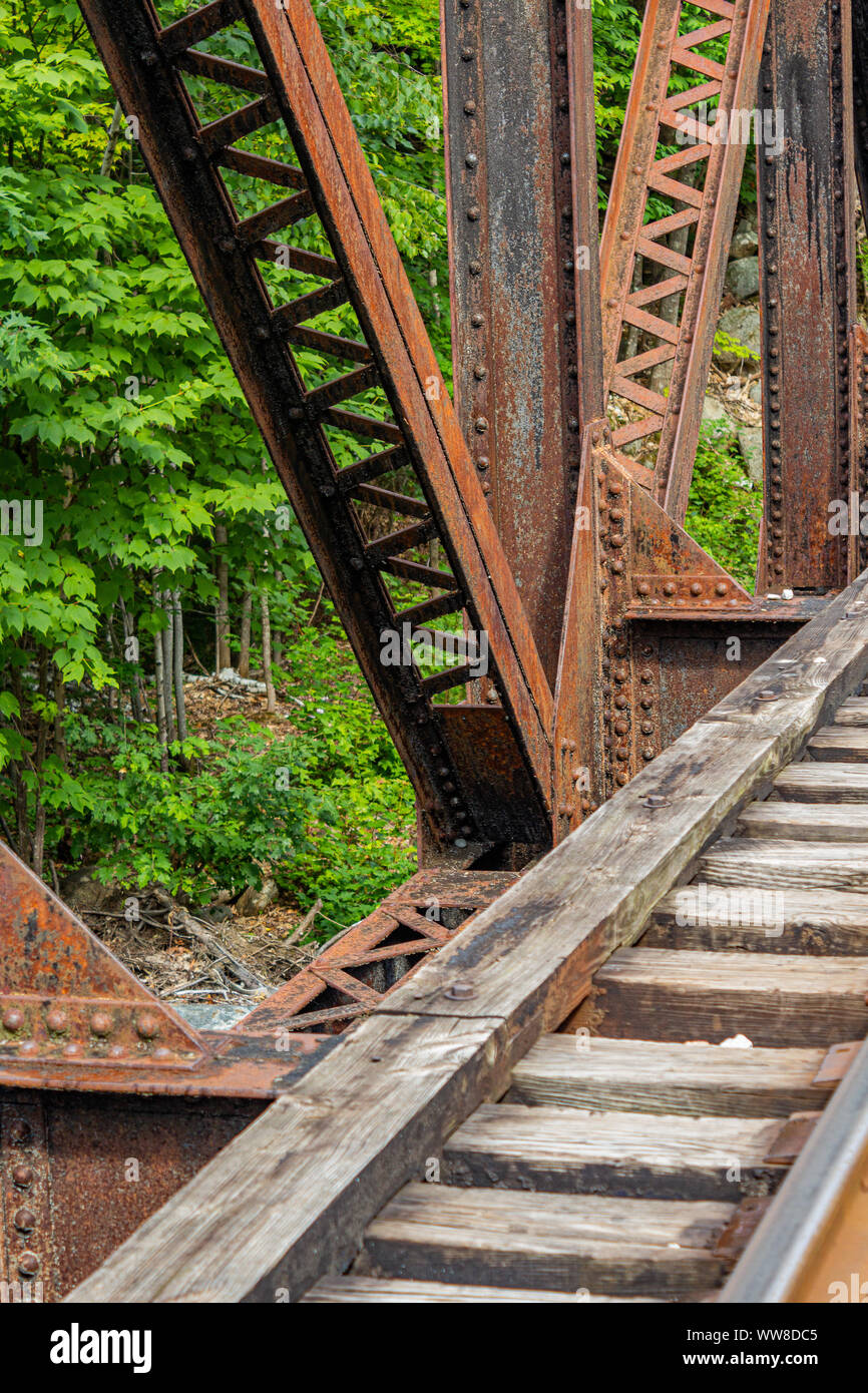 Steel trestle bridge hi-res stock photography and images - Alamy