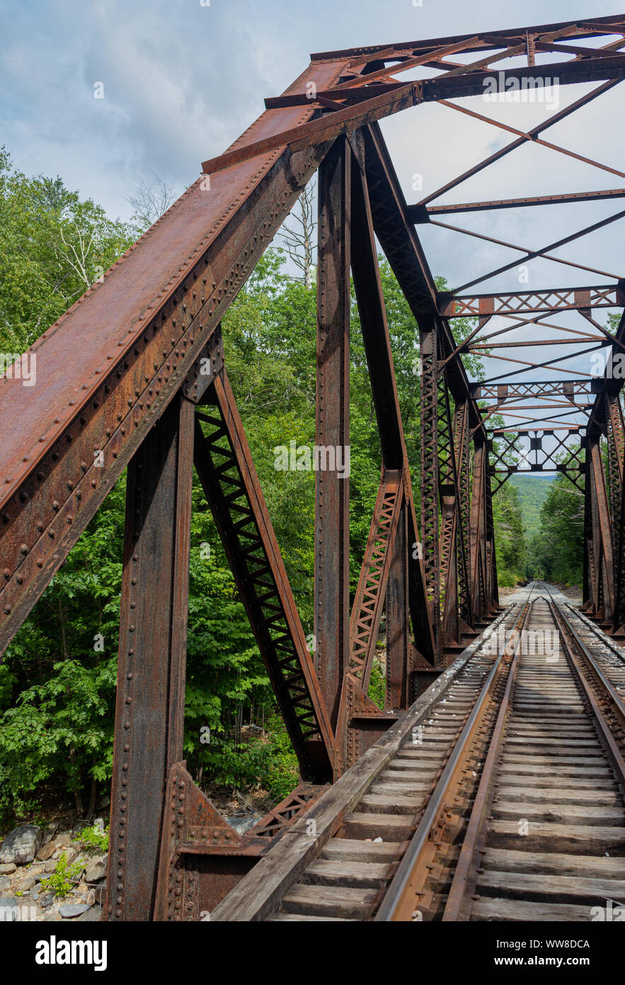 Iron bridge railroad tracks hi-res stock photography and images - Alamy