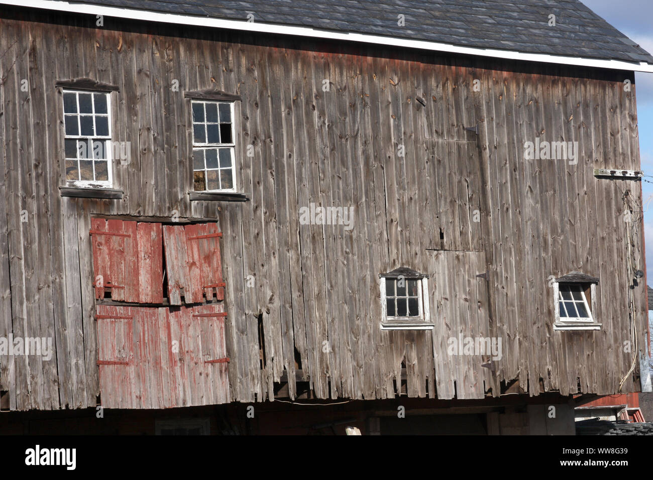 Massive wooden barn in Pennsylvania, USA Stock Photo Alamy
