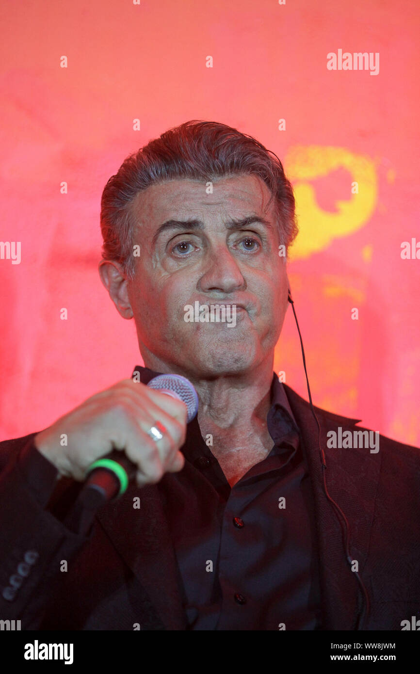 Sylvester stallone rambo in hi-res stock photography and images - Alamy