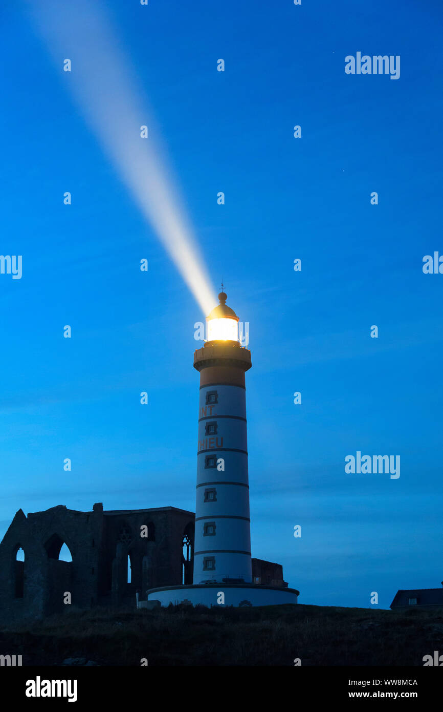 Saint mathieu lighthouse with ruin of benedictine abbey hi-res stock ...