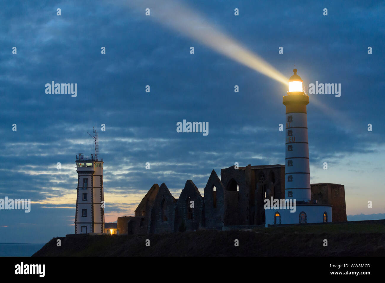 Saint mathieu lighthouse with ruin of benedictine abbey hi-res stock ...