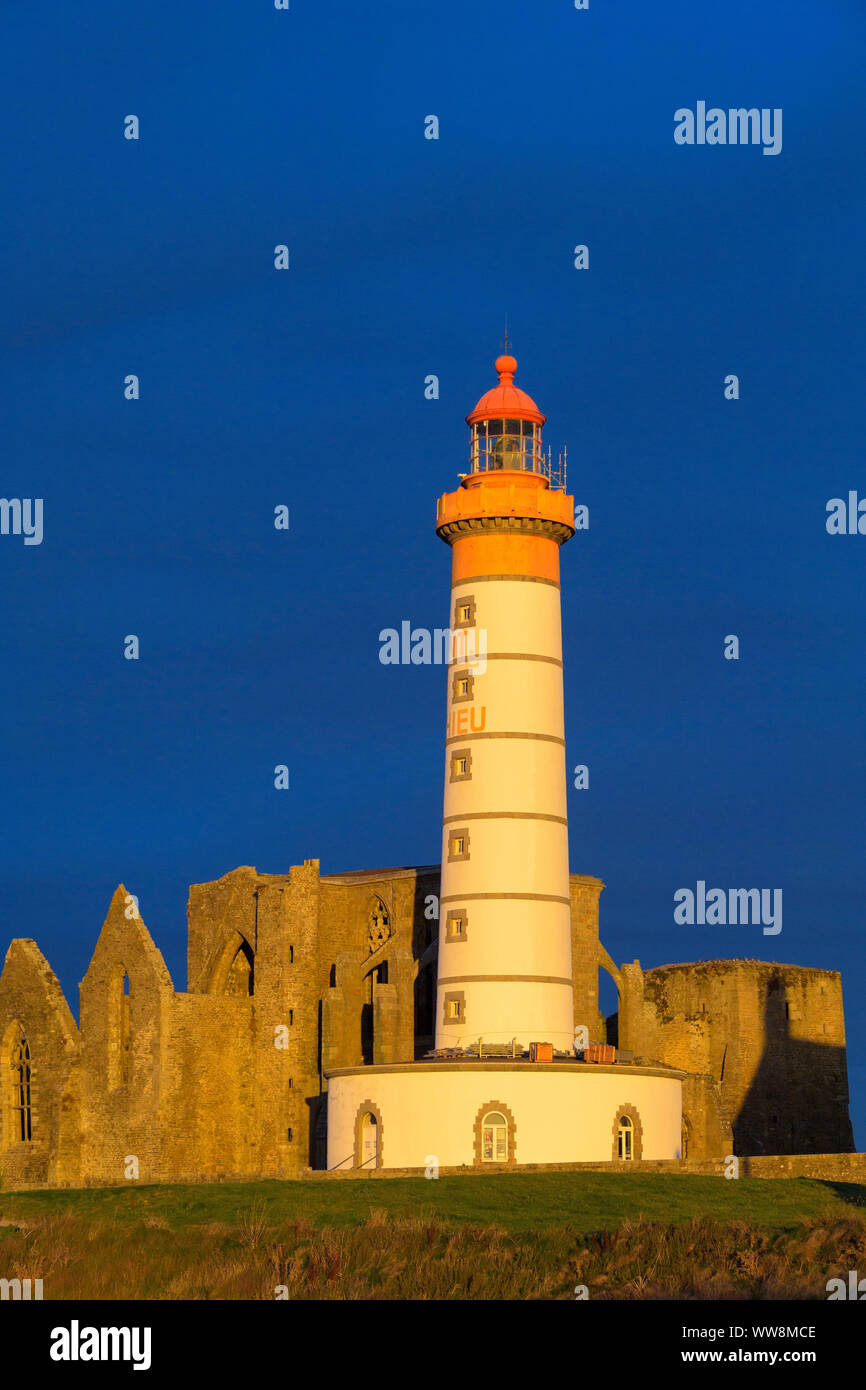 Saint mathieu lighthouse with ruin of benedictine abbey hi-res stock ...